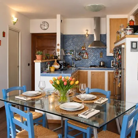 The Wonderful Life With View Apartment *
